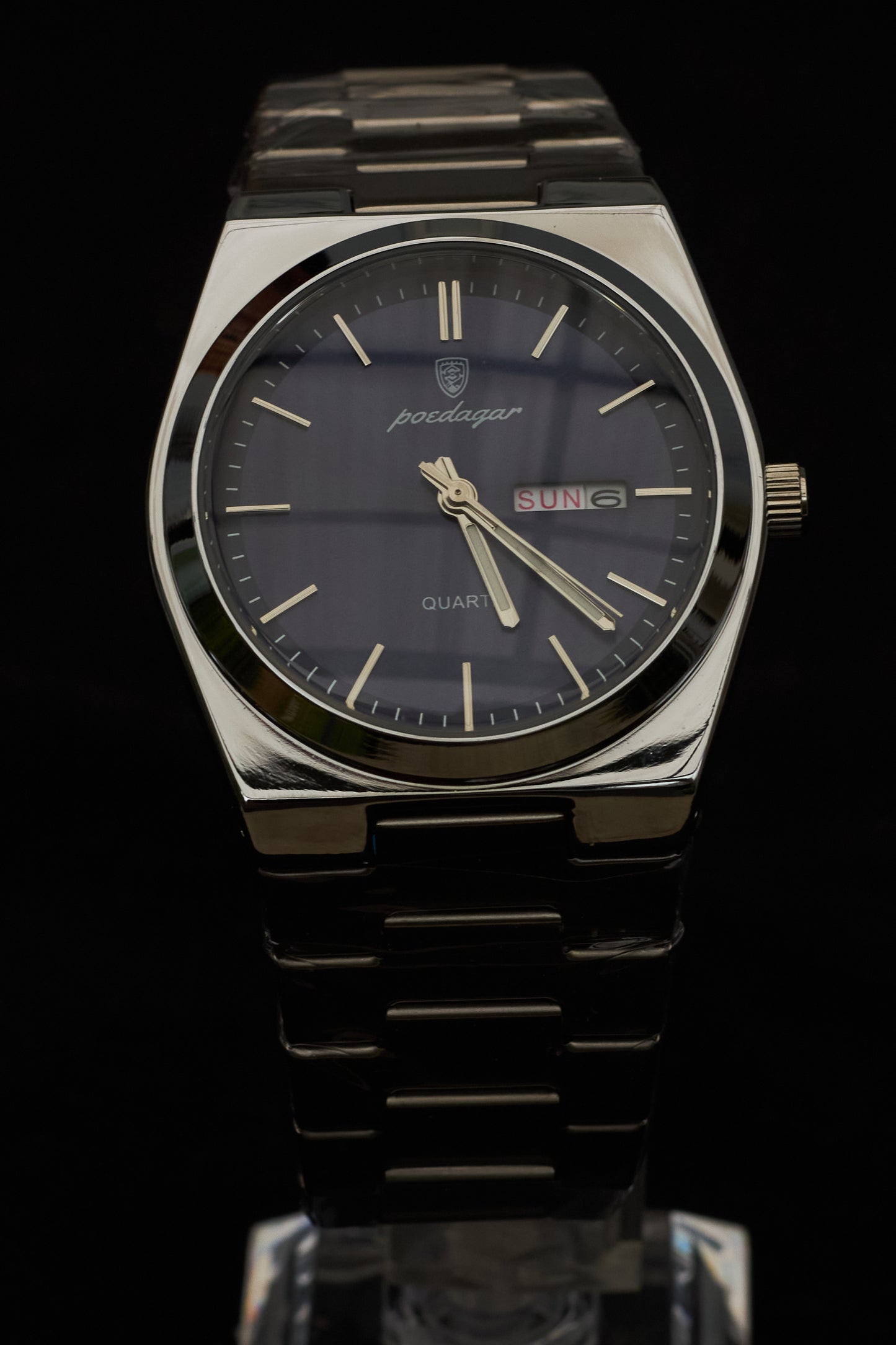 Reloj Poedagar Fondo Azul Marino