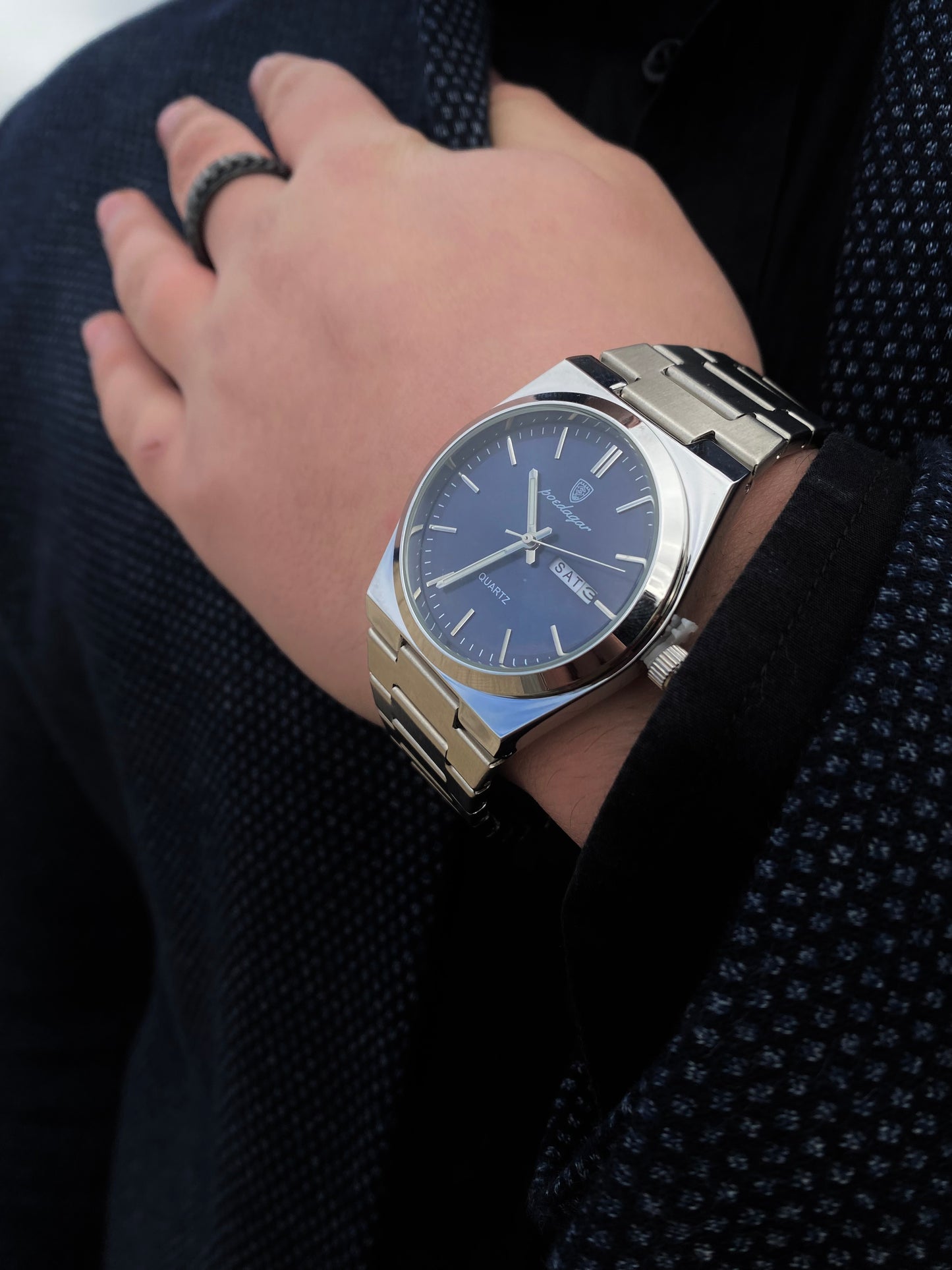 Reloj Poedagar Fondo Azul Marino